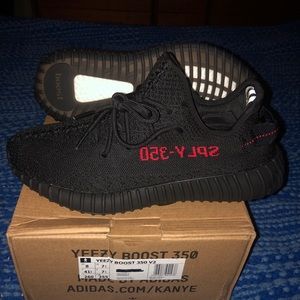 Yeezy 350 v2 Bred